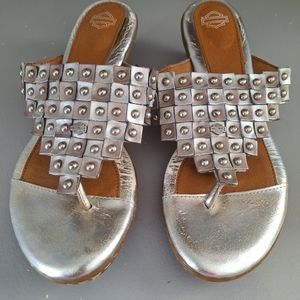 Women's size 7.5 Harley-Davidson sandals.